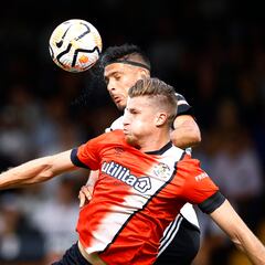 Raúl Jiménez y el Fulham recuperaron sensaciones contra el Luton Town