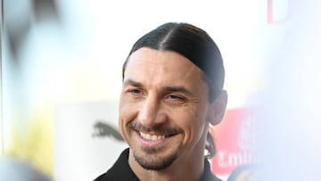 DUBAI, UNITED ARAB EMIRATES - DECEMBER 12: Zlatan Ibrahimovic of AC Milan speaks with the media during AC Milan press conference on December 12, 2022 in Dubai, United Arab Emirates. (Photo by Claudio Villa/AC Milan via Getty Images)