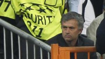<b>EN LA DIANA. </b>Mourinho fue expulsado en el partido de ida de las semifinales de Champions.