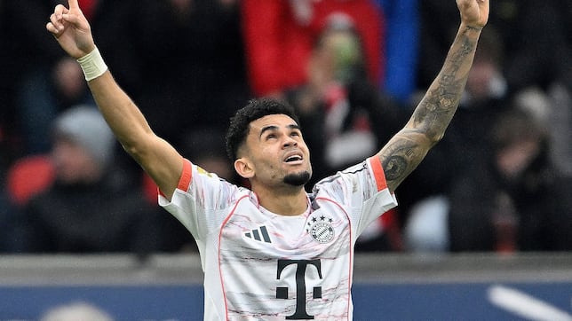Luis Díaz rescata al Bayern Múnich, pero se va expulsado