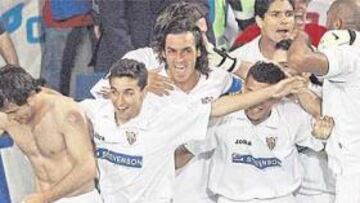 Maresca celebra con sus compañeros uno de los dos goles que anotó en la final.