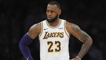 LeBron James, durante un partido con los Lakers