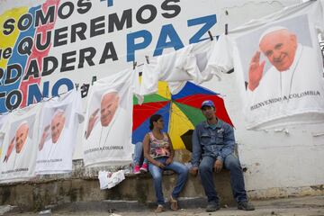 El Papa Francisco recorrió Bogotá, Villavicencio, Medellín y Cartagena con su mensaje de paz y reconciliación. Una visita emotiva para practicantes y no creyentes.