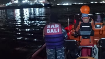 Cuatro muertos y 38 desaparecidos tras el naufragio de un ferri cerca de la isla de Bali
