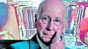 <b>EMBAJADOR. </b>Charlton está en China representando al United.