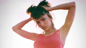 ?rsula Corber車 demuestra su amor por Madrid con un desnudo en Instagram