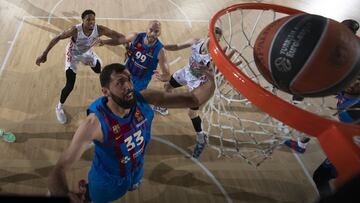 BARCELONA, SPAIN - APRIL 19: Nikola Mirotic, #33 of FC Barcelonain action during the Turkish Airlines EuroLeague Play Off Game 1 match between FC Barcelona and FC Bayern Munich at Palau Blaugrana on April 19, 2022 in Barcelona, Spain. (Photo by Rodolfo Molina/Euroleague Basketball via Getty Images)
 PUBLICADA 20/04/22 NA MA25 3COL