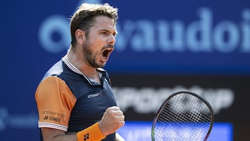 Gstaad (Switzerland Schweiz Suisse), 20/07/2023.- Stan Wawrinka of Switzerland reacts against Jaume Munar of Spain at the Swiss Open tennis tournament in Gstaad, Switzerland, 20 July 2023. (Tenis, España, Suiza) EFE/EPA/PETER SCHNEIDER