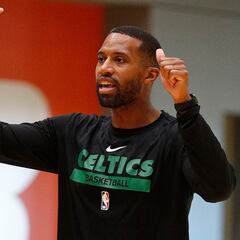 Who is Charles Lee? The new Charlotte Hornets coach