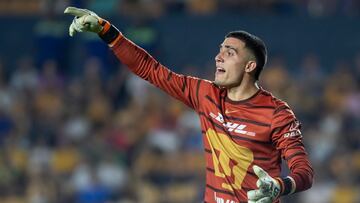 AME841. MONTERREY (MÉXICO), 20/04/2025.- Alex Padilla de Pumas reacciona este sábado, en un partido de la jornada 17 del Torneo Clausura 2025 entre Tigres y Pumas en el estadio Universitario de la ciudad de Monterrey (México). EFE/ Miguel Sierra