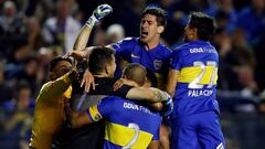 Los jugadores de Boca Juniors celebran el pase a semifinales de la Copa Libertadores tras vencer a Nacional de Montevideo en la tanda de penaltis.