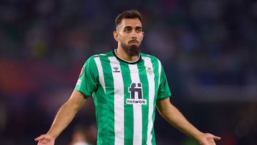 Borja Iglesias durante un partido con el Betis.