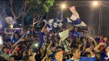 Dozens of Cruz Azul fans turned up outside the team hotel to express their support ahead of Saturday’s clash against América