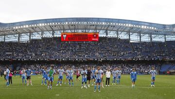 El Deportivo se disculpa ante su afición tras perder el ascenso en Riazor ante el Albacete.