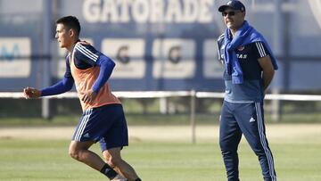 Arias abrió la práctica y mostró sus secretos para el clásico