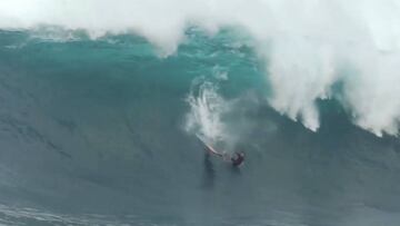 Terror&iacute;fico wipeout de Eli Olson en Jaws (Maui, Haw&aacute;i), candidato a los WSL Big Wave Awards en la categor&iacute;a &#039;wipeout of the year&#039;.