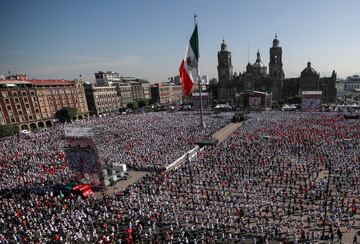 La plancha del Zócalo de Ciudad de México acogió una clase masiva de boxeo y, por segundo año consecutivo, se batió un récord mundial con más de 30.000 alumnos. El acto contó con la presencia de los campeones Julio César Chávez, Jaime Minguía o Humberto González, así como la del presidente del Consejo Mundial de Boxeo, Mauricio Sulaimán