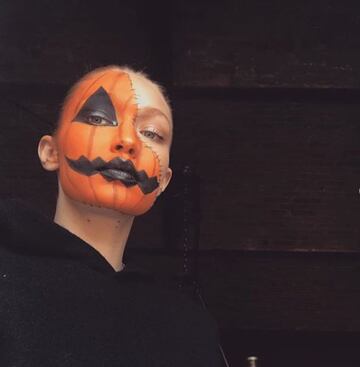 La modelo estadounidense Gigi Hadid maquillada de calabaza en su Instagram.