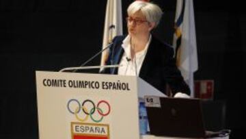 María J. López: "El ámbito laboral discrimina al deporte femenino"