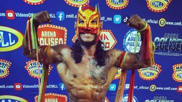 Dragón Rojo Jr., después de una lucha en la Coliseo.