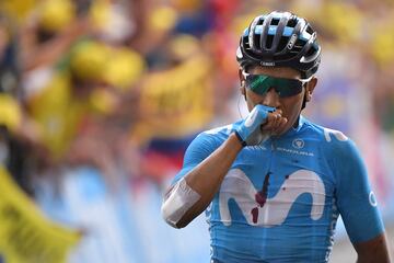 El ciclista colombiano del Movistar Team se impuso en el inicio de los Alpes, le sacó 1'30" al segundo y ahora es séptimo en la clasificación general.