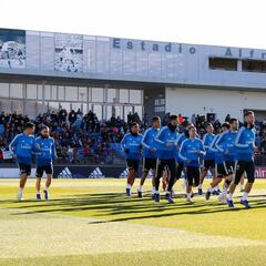 El Real Madrid cerró el año ante 8.000 aficionados