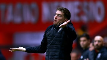 Soccer Football - Liga MX - Quarter Final - Second Leg - Toluca v Juarez - Estadio Nemsio Diez, Toluca, Mexico - November 29, 2025 Juarez coach Martin Varini REUTERS/Eloisa Sanchez