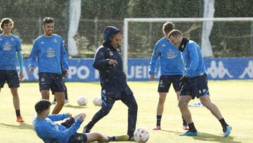 Óscar Cano en el entrenamiento del Deportivo.