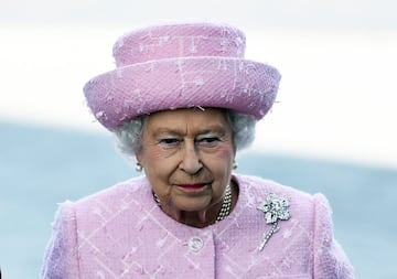 Completando el podio se encuentra otra joya de la familia real británica, un broche elaborado con un espectacular diamante rosa que se encontró en una mina de Tanzania en 1947. Es uno de los más raros del mundo y fue regalado como regalo de bodas para la reina Isabel II. Además, muchas voces aseguran que sirvió de inspiración para el diamante Pantera Rosa para la película del mismo nombre.