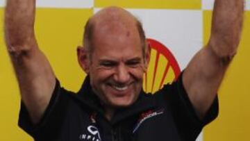 <b>FELIZ. </b>Adrian Newey celebra una victoria con Red Bull este año.