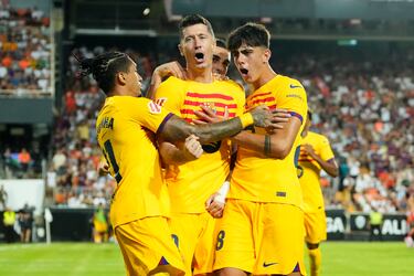 El delantero polaco hizo el primer doblete de la temporada. Un gol de oportunista y otro de penalti. Su experiencia, en un once titular lleno de noveles, fue fundamental en el partido ante el Valencia.