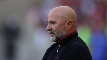 Soccer Football - Brasileiro Championship - Flamengo v America Mineiro - Estadio Maracana, Rio de Janeiro, Brazil - July 22, 2023 Flamengo coach Jorge Sampaoli looks on REUTERS/Sergio Moraes