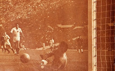 Tenía 25 años y debutó por la selección chilena en el partido más importante de la historia