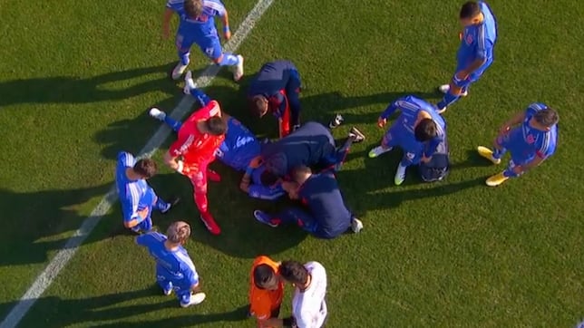 La U pierde a un jugador a los 40 segundos ante Colo Colo: pocas veces ocurrió algo así
