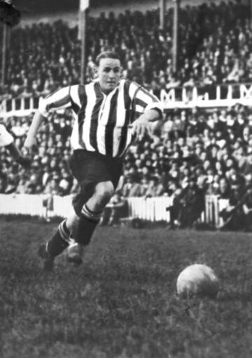 Profesional desde 1927 hasta 1949. Jugó en el Arenas, Racing de Ferrol, Athletic Club, Valencia, Baracaldo, Juvencia de Trubia y Logroñés. Disputó 77 partidos de Copa y marcó un total de 62 goles.