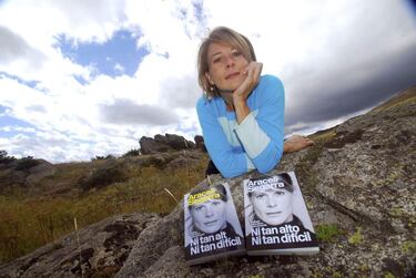 Es la primera mujer española que coronó la cima del Everest, en el año 1996.