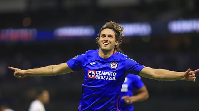 Santiago Giménez regresa al Azul