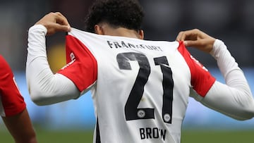 Nathaniel Brown, elemento del Frankfurt y representante de la Sub-21 de Alemania, está en la mira de Estados Unidos, esto por su doble nacionalidad.