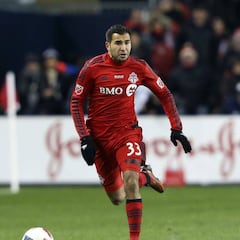 Los Ángeles FC oficializa el fichaje del defensor Iraní Steven Beitashour