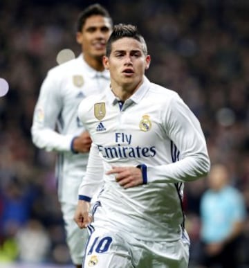 James vuelve con su magia y marca doblete en el duelo del Real Madrid contra el Sevilla, partido de ida de los octavos de final de la Copa del Rey.