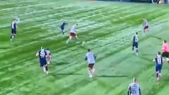 Se queda sin delanteros y mete al segundo arquero de ‘9′: lo que pasa después nunca se había visto