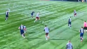 Se queda sin delanteros y mete al segundo arquero de ‘9′: lo que pasa después nunca se había visto