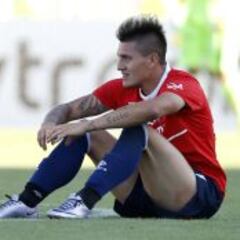 Nicolás Castillo se desgarra y no estará ante Colo Colo