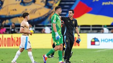 BARRANQUILLA, COLOMBIA - SEPTEMBER 10: Emiliano Martinez of Argentina reacts after the team's defeat in the South American FIFA World Cup 2026 Qualifier match between Colombia and Argentina at Roberto Melendez Metropolitan Stadium on September 10, 2024 in Barranquilla, Colombia. (Photo by Andres Rot/Getty Images)