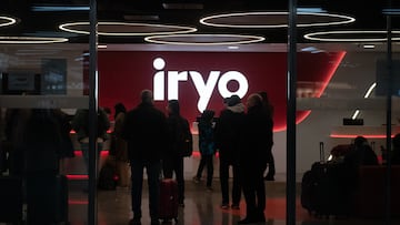 Oficina de Iryo en la Estación Madrid-Puerta de Atocha-Almudena Grandes, a 19 de enero de 2026, en Madrid (España). El Servicio de Urgencia Médica de la Comunidad de Madrid, el Summa 112, ha recibido a los pasajeros que, desde las 4.30 horas de este lunes han ido llegando a la estación de Atocha en los autobuses con viajeros de los dos trenes accidentados. Por otro lado, se han realizado labores de coordinación en el Centro de Atención a Familiares y Víctimas de Atocha a través del personal de Protección Civil y Emergencias desplazado allí desde anoche.
19 ENERO 2026
Fernando Sánchez / Europa Press
19/01/2026