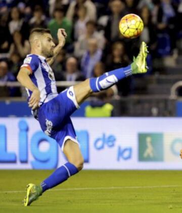 Alberto Lopo is 35 and spent most of his career at Espanyol. In 2006 he signed for Deportivo, also togging out for Getafe before returning to the Riazor where he plays now.