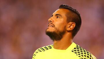 EAST RUTHERFORD, NJ - JUNE 26: Sergio Romero #1 of Argentina reacst after giving up a goal during penalty kicks against Chile during Copa America Centenario Championship match at MetLife Stadium on June 26, 2016 in East Rutherford, New Jersey.   Mike Stobe/Getty Images/AFP
 == FOR NEWSPAPERS, INTERNET, TELCOS &amp; TELEVISION USE ONLY ==