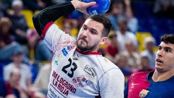 Rolando Urios en uno de sis goles.