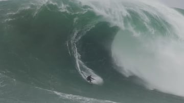 Surf de olas gigantes en Safi, Marruecos.