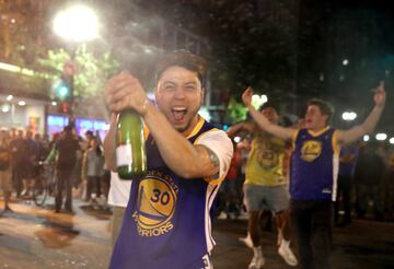 Oakland celebra el título de los Warriors